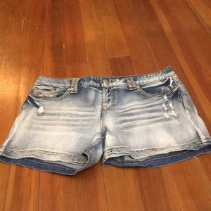 Maurice’s size 15/16 shorts